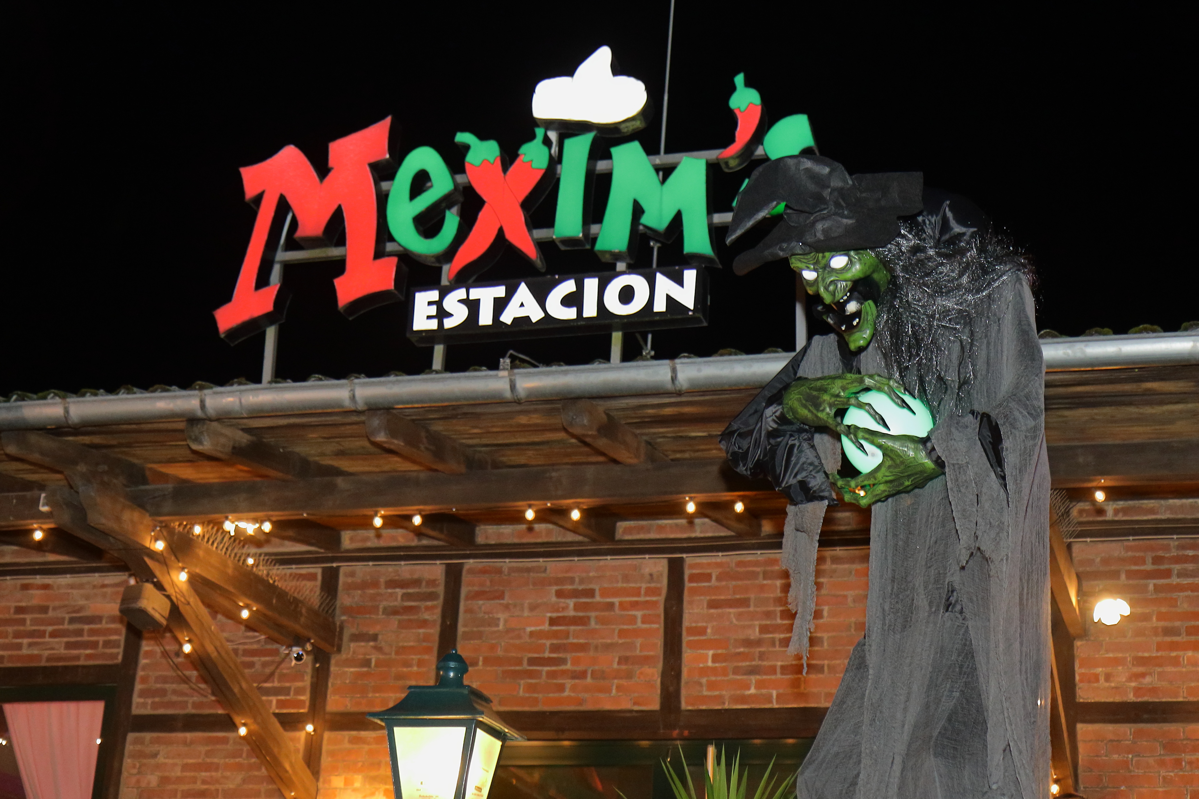 Halloween Party 2025 im Mexim's Estacion